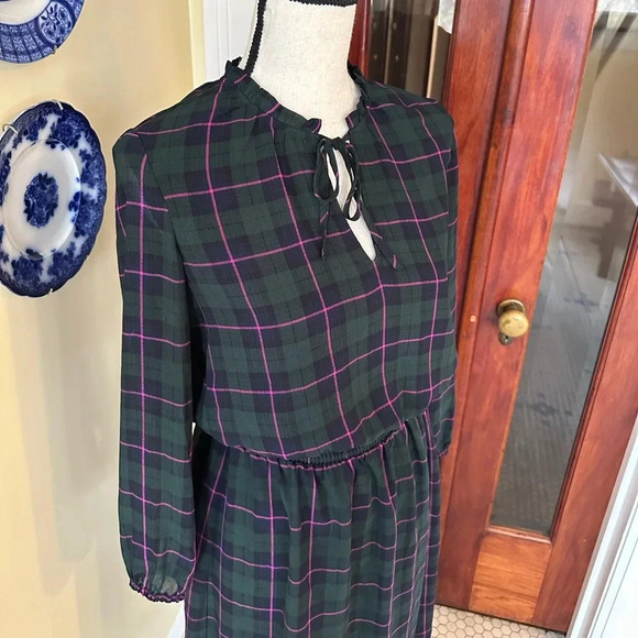 J. Crew Factory | Green & Pink Tartan Plaid Long Sleeve Dress w/Tie Neck - Picture 5 of 11